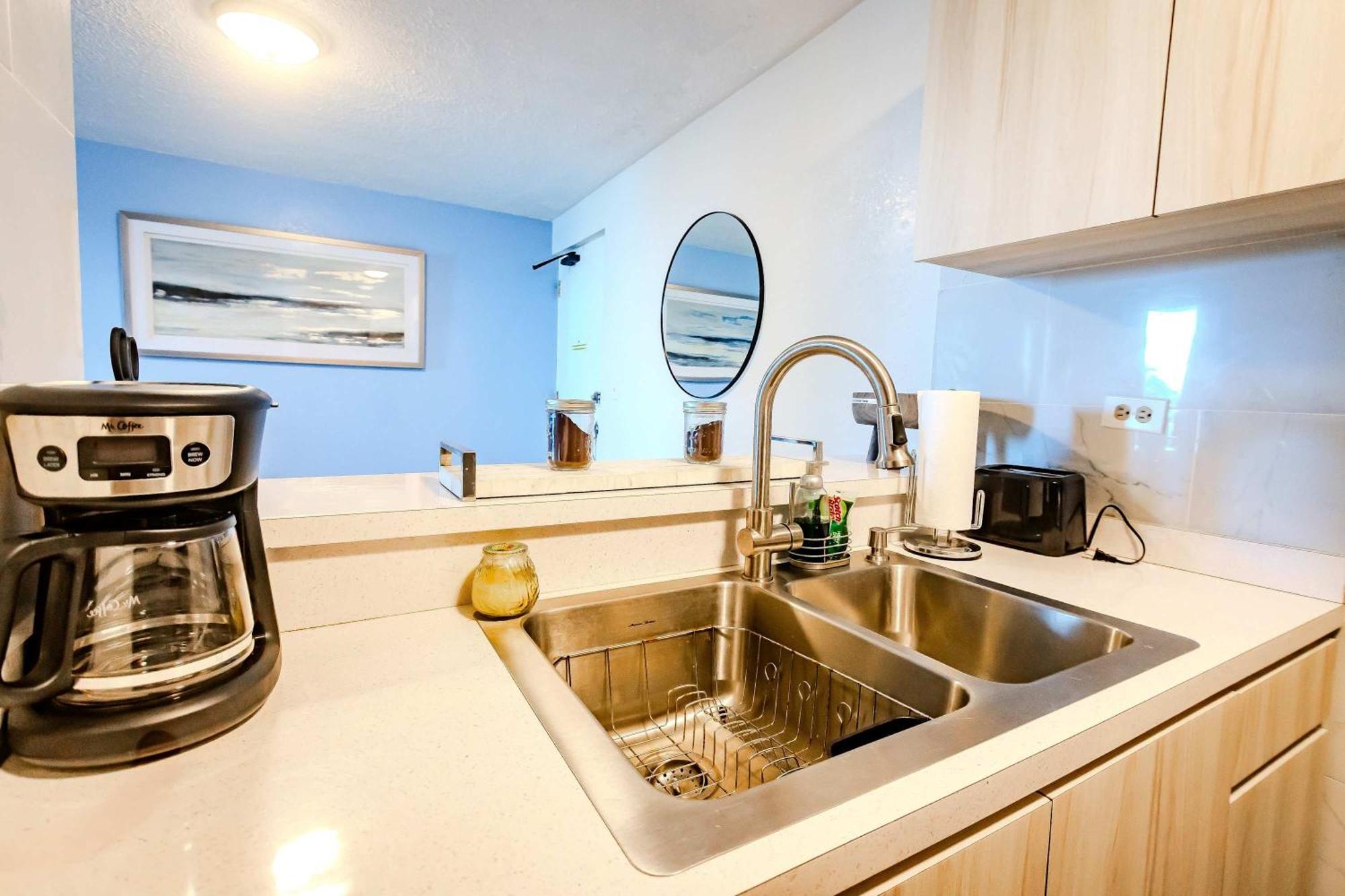 Sunset Paradise Cozy Beachfront Escape - Isla Verde Σαν Χουάν Εξωτερικό φωτογραφία