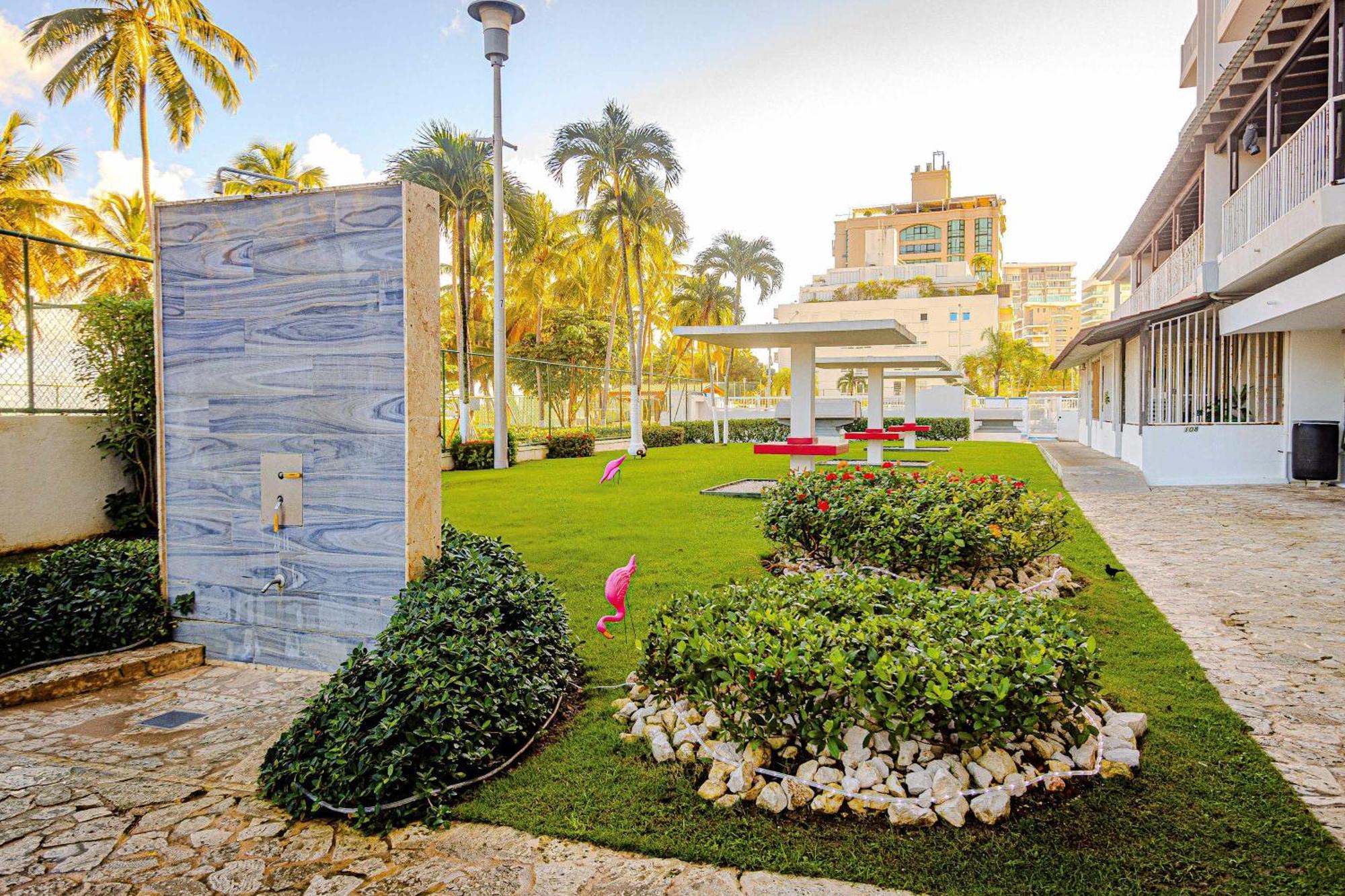 Sunset Paradise Cozy Beachfront Escape - Isla Verde Σαν Χουάν Εξωτερικό φωτογραφία