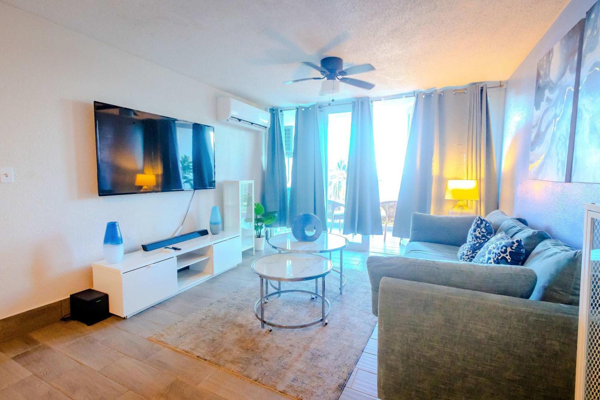 Sunset Paradise Cozy Beachfront Escape - Isla Verde Σαν Χουάν Εξωτερικό φωτογραφία