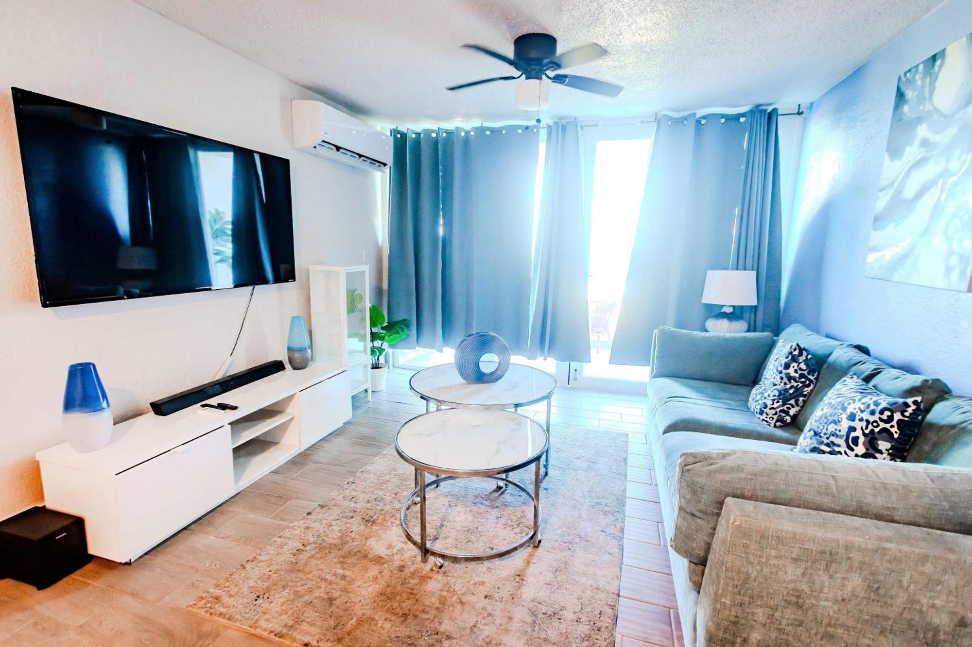 Sunset Paradise Cozy Beachfront Escape - Isla Verde Σαν Χουάν Εξωτερικό φωτογραφία
