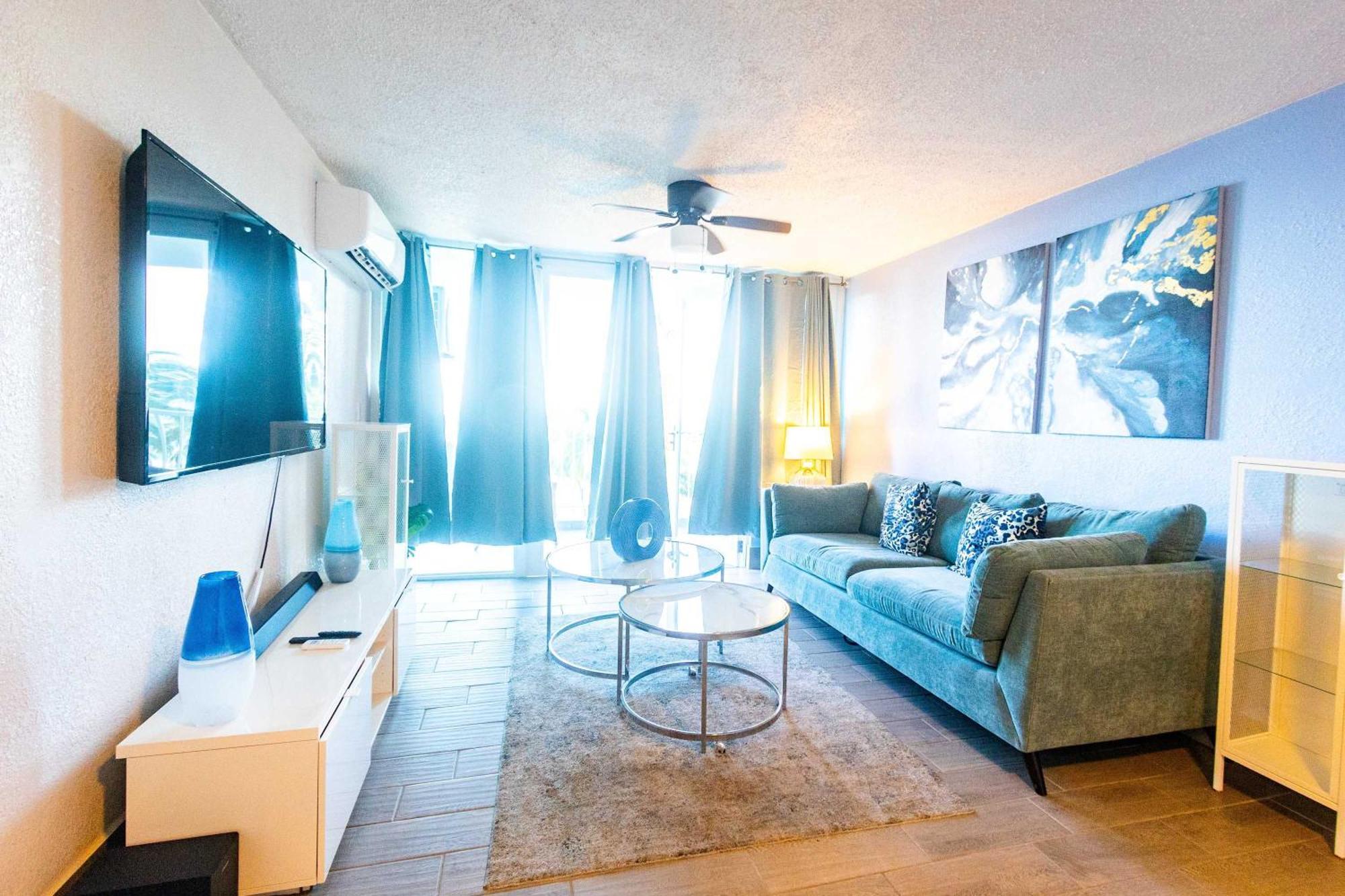 Sunset Paradise Cozy Beachfront Escape - Isla Verde Σαν Χουάν Εξωτερικό φωτογραφία